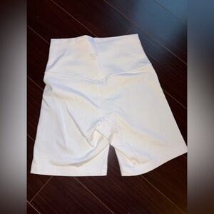 ⭐️Medium White TNA Shorts